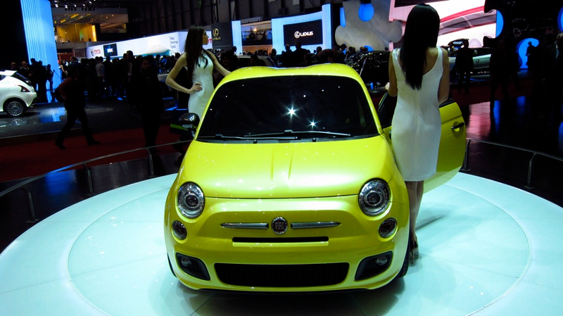 Illustration for article titled Zagato Fiat 500 Coupé is model bait
